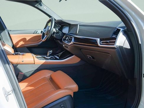 Used 2021 BMW X5 xDrive40i w/ M Sport Package image 23