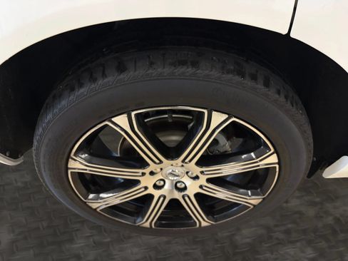 Used 2019 Volvo XC60 T5 Inscription w/ Protection Package AWD/4WD image 40