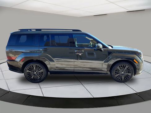 Used 2025 Hyundai Santa Fe Calligraphy image 6