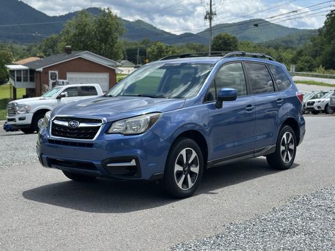 Used 2018 Subaru Forester 2.5i Premium w/ All-Weather Package AWD/4WD image 7