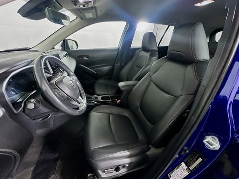 Used 2024 Toyota Corolla Cross XLE image 13