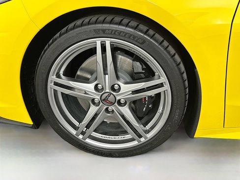 Used 2026 Chevrolet Corvette Stingray Premium Conv w/ Z51 Performance Package RWD image 28