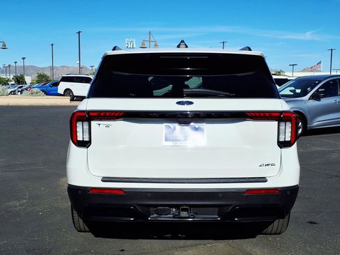 Certified 2025 Ford Explorer ST-Line w/ Premium Package AWD/4WD image 5