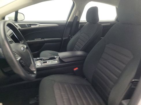 Used 2020 Ford Fusion SE image 17