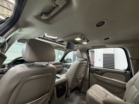 Used 2008 Chevrolet Suburban LT w/ LT Preferred Equipment Group image 22