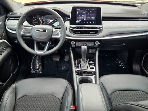 Used 2025 Jeep Compass Latitude AWD/4WD image 27