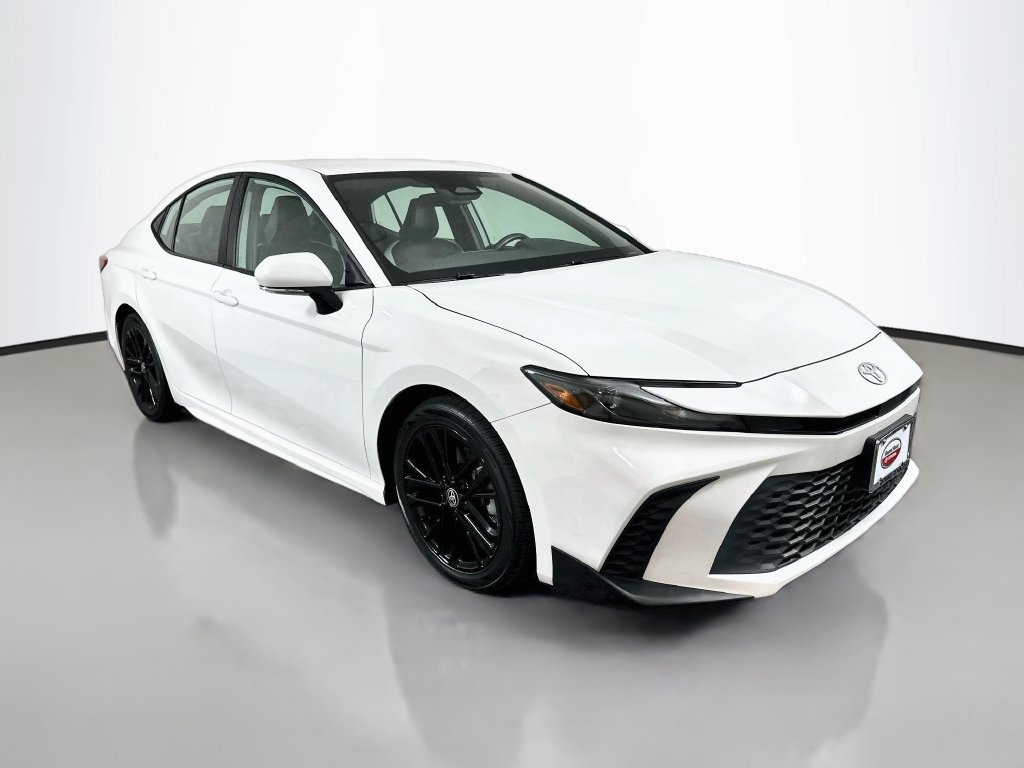 Certified 2025 Toyota Camry SE FWD image 3