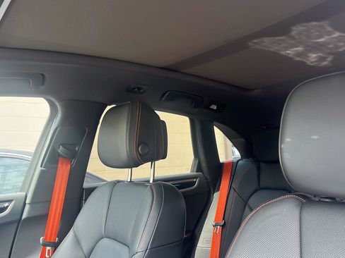 Used 2022 Porsche Macan S image 11