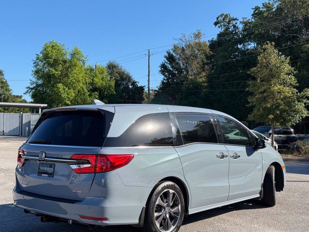 Used 2023 Honda Odyssey Elite image 3