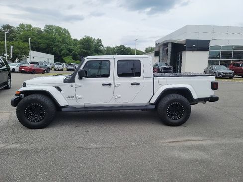 Used 2023 Jeep Gladiator Overland w/ Trailer Tow Package AWD/4WD image 4