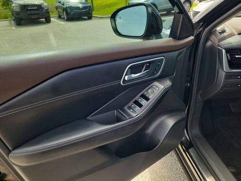 Used 2023 Nissan Rogue Platinum w/ Platinum Premium Package AWD/4WD image 18