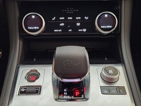 New 2026 Jaguar F-PACE SVR image 18