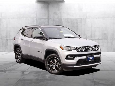 Used 2025 Jeep Compass Limited AWD/4WD image 2