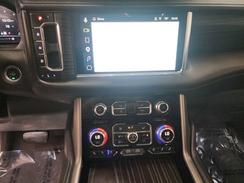 Used 2023 GMC Yukon Denali AWD/4WD image 18