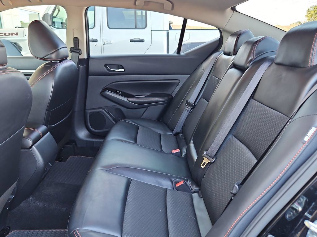 Used 2024 Nissan Altima 2.5 SR FWD image 15
