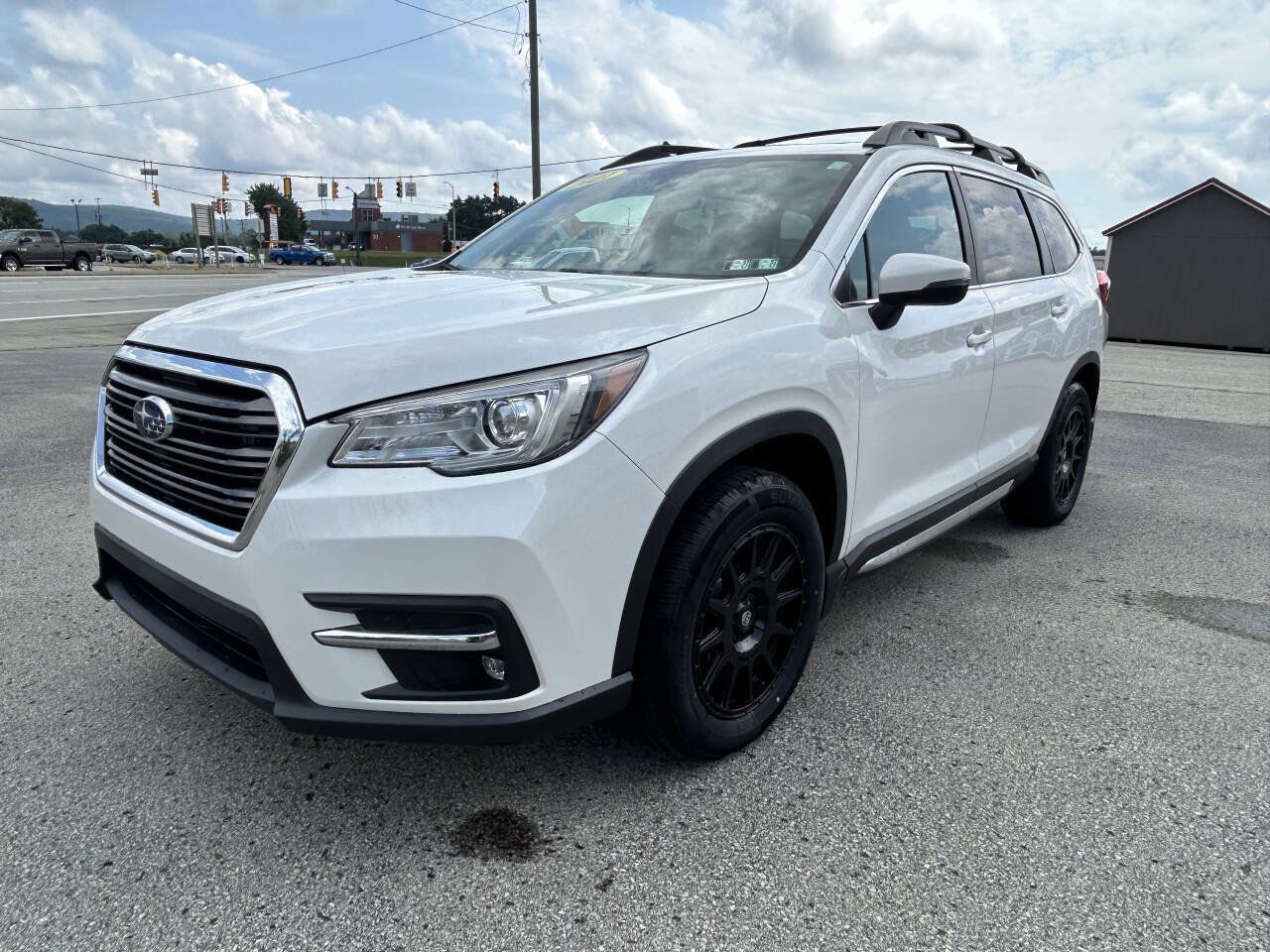 Used 2021 Subaru Ascent Limited w/ Technology Package AWD/4WD image 2