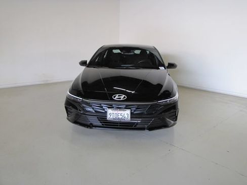 Used 2025 Hyundai Elantra Sport FWD image 2