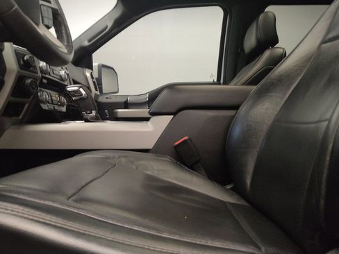 Used 2016 Ford F150 Lariat w/ Equipment Group 502A Luxury AWD/4WD image 17