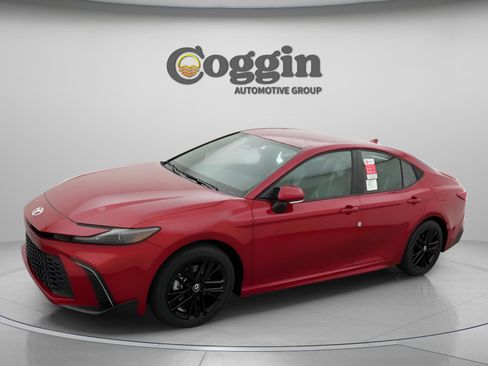 New 2026 Toyota Camry SE FWD image 3