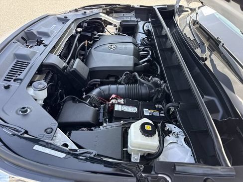 Used 2020 Toyota Highlander L FWD image 39