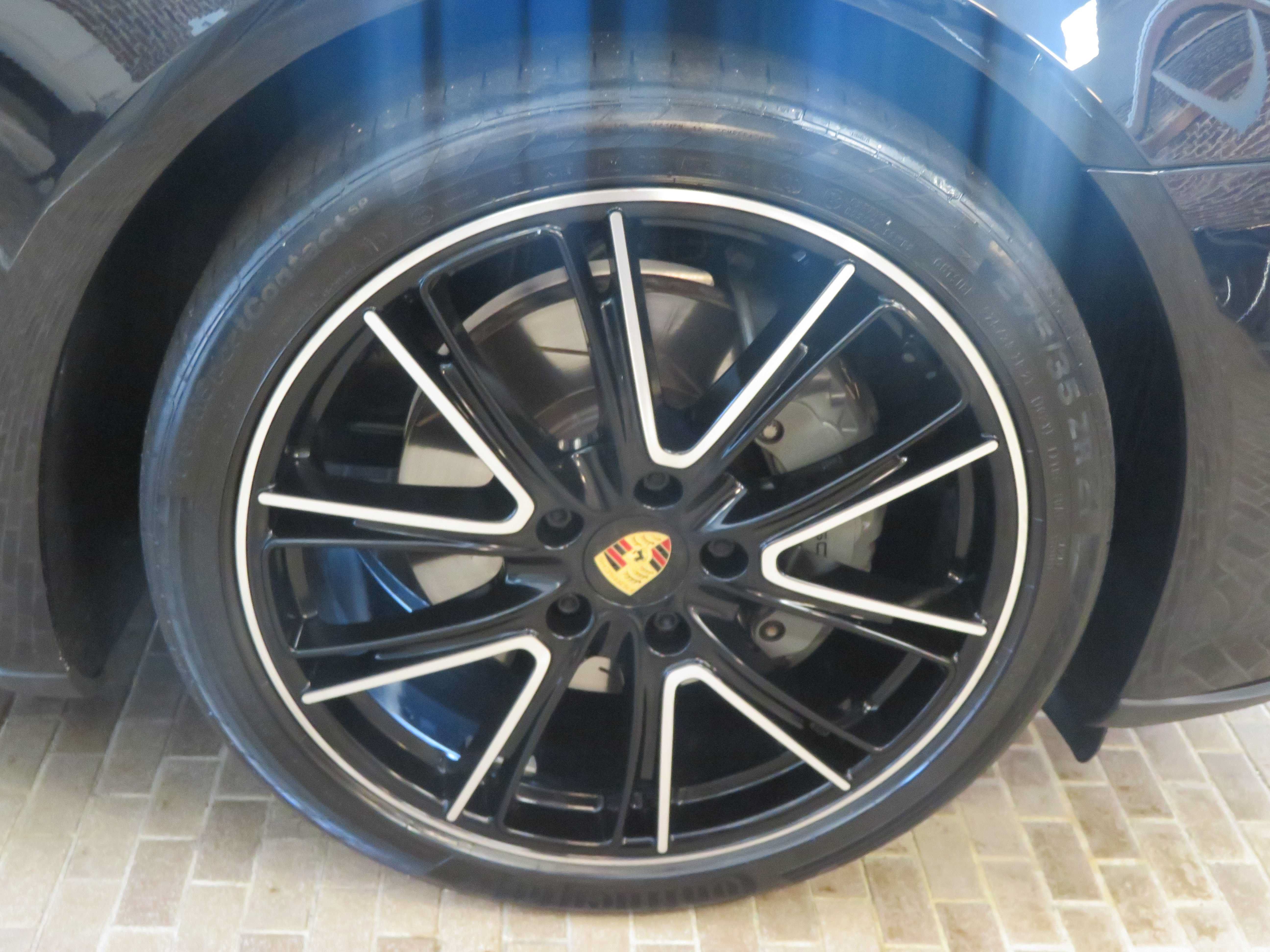 Used 2018 Porsche Panamera 4S AWD/4WD image 10