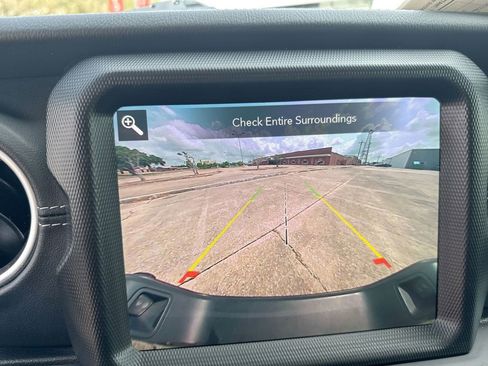 Used 2022 Jeep Gladiator Overland w/ Popular Equipment Package AWD/4WD image 28