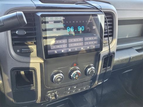 Used 2018 RAM 3500 Tradesman w/ Chrome Appearance Group image 16