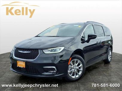 Certified 2022 Chrysler Pacifica Touring-L