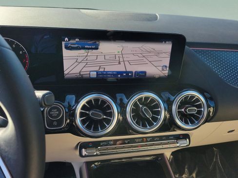 Certified 2025 Mercedes-Benz GLA 250 image 23