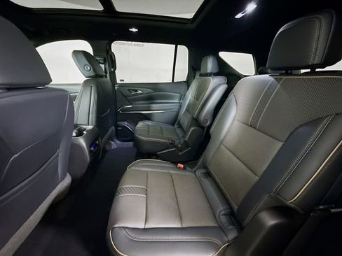 New 2026 Chevrolet Traverse High Country w/ LPO, Floor Liner Package AWD/4WD image 27