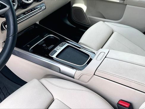 Used 2025 Mercedes-Benz GLB 250 image 17