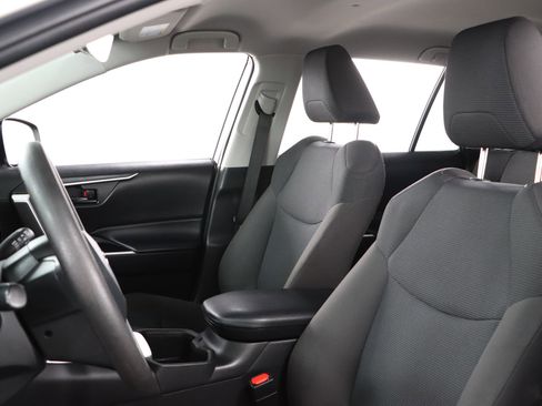 Used 2022 Toyota RAV4 LE image 23