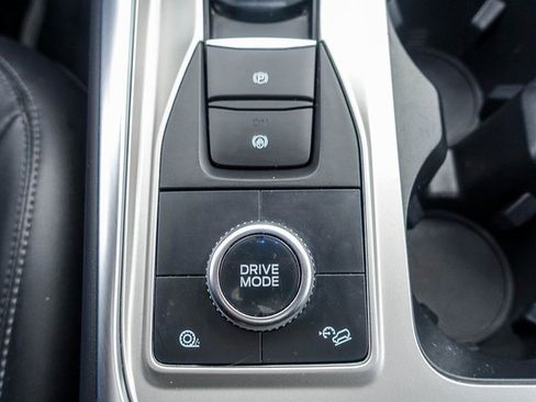 Used 2023 Ford Explorer XLT w/ Equipment Group 202A image 33