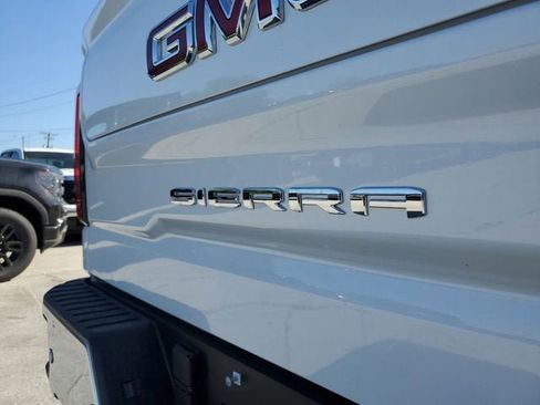New 2026 GMC Sierra 1500 SLT image 8