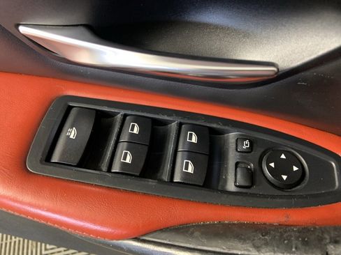 Used 2016 BMW M4 Convertible w/ Executive Package image 18