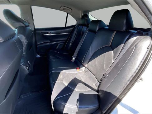 Used 2018 Toyota Camry XLE FWD image 20