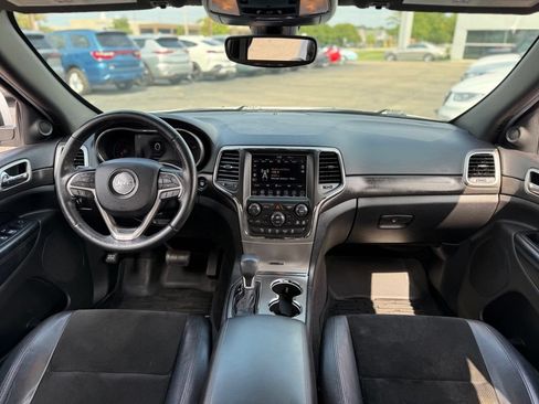 Used 2018 Jeep Grand Cherokee Altitude AWD/4WD image 2