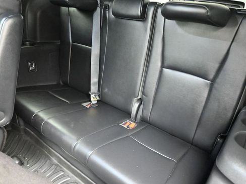 Used 2021 Toyota Highlander XLE FWD image 20