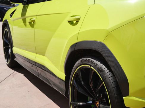 Used 2022 Lamborghini Urus AWD/4WD image 15
