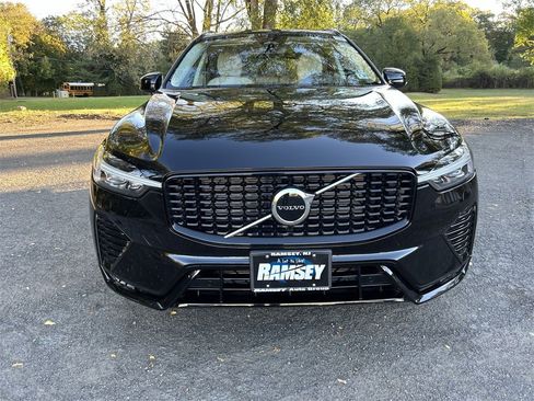 New 2025 Volvo XC60 B5 Core w/ Protection Package Premier image 3