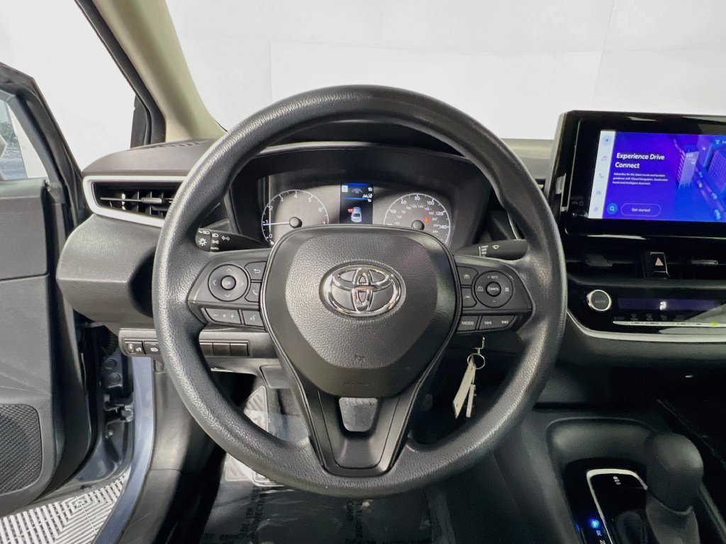 Used 2025 Toyota Corolla LE FWD image 15