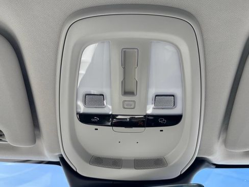 Certified 2023 Volvo XC60 B5 Plus w/ Climate Package AWD/4WD image 16