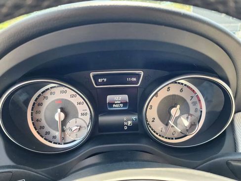 Used 2017 Mercedes-Benz GLA 250 4MATIC image 18