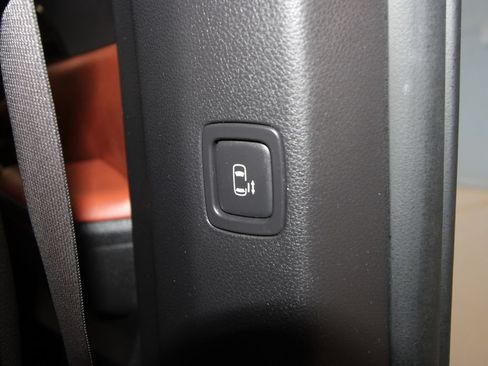 Used 2022 Kia Carnival SX Prestige FWD image 27