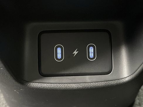 Used 2024 Hyundai Elantra Limited image 13