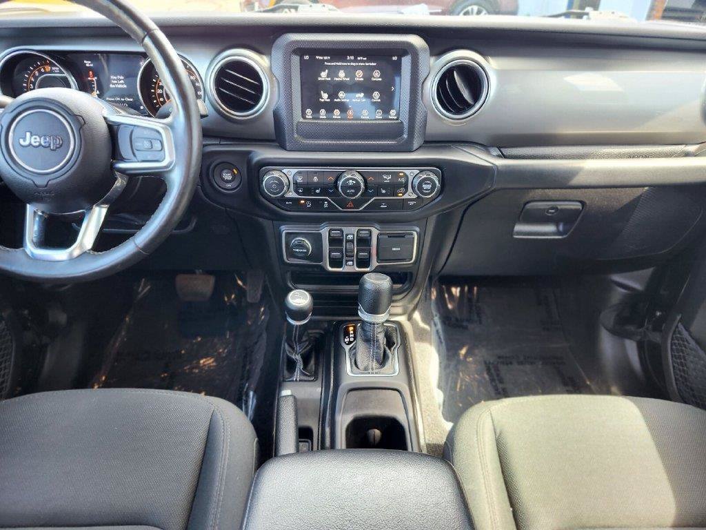 Used 2020 Jeep Gladiator Overland w/ Cold Weather Group AWD/4WD image 12