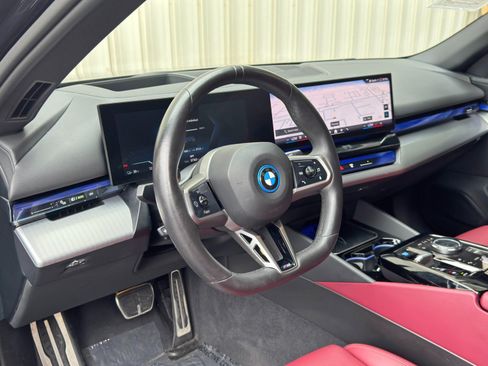 Used 2025 BMW i5 xDrive40 w/ M Sport Package AWD/4WD image 14