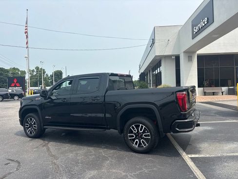 Used 2024 GMC Sierra 1500 AT4 w/ AT4 Premium Package AWD/4WD image 5