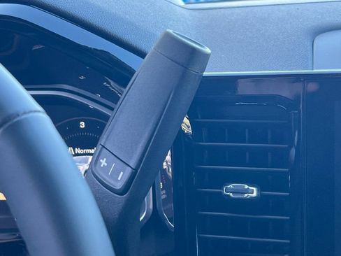 New 2026 GMC Sierra 1500 SLE image 18