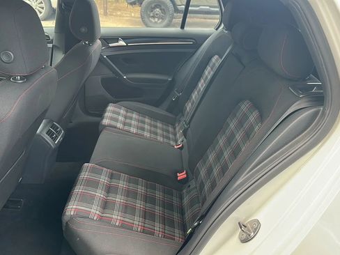 Used 2017 Volkswagen GTI SE FWD image 18